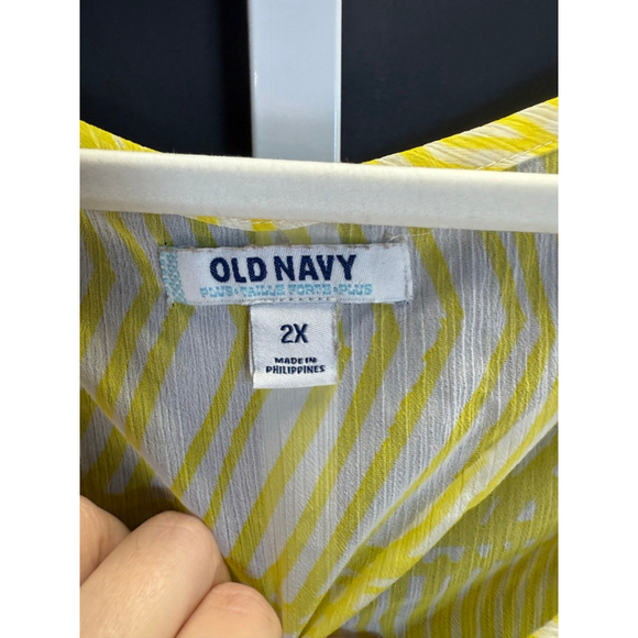 Women's Old Navy Yellow White Patterned Ruffle Sleeveless Blouse 2X - Picture 4 of 4